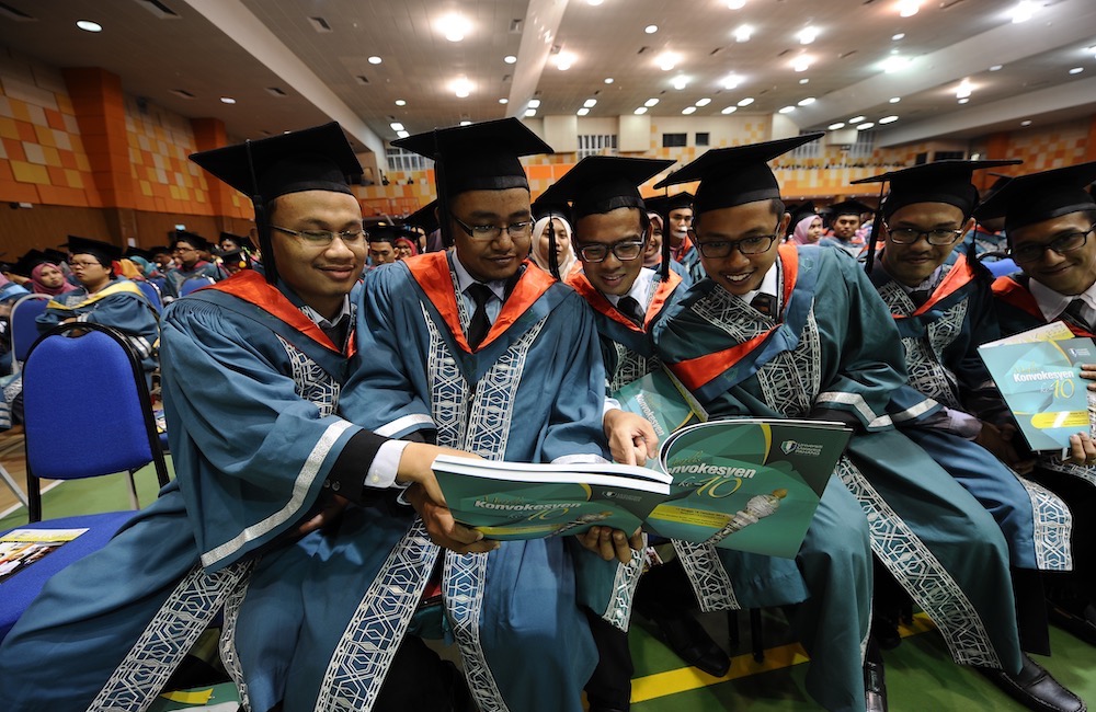 UMP dengan bangganya melahirkan 2,773 graduan dalam Konvokesyen ke-13nya